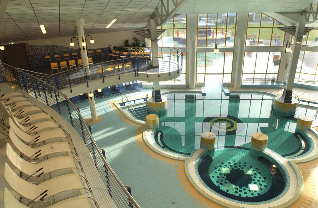 Vitalmed Hotel Sarvar Bagian luar foto